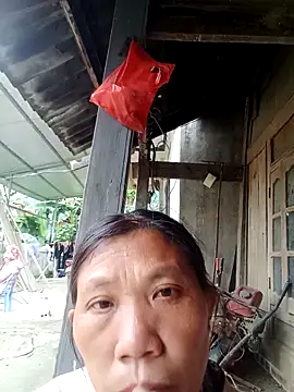 Snapshot of bella-la chatting on November 2025 06:46:01 AM bella-la online show from November 2025 06:46:01 AM