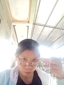 Snapshot of bella-la chatting on November 2025 08:50:01 AM bella-la online show from November 2025 08:50:01 AM