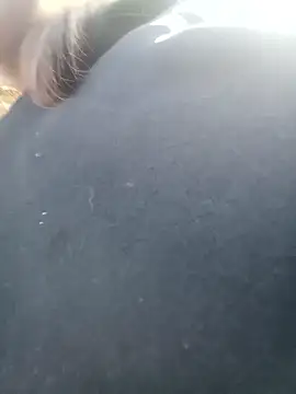 Snapshot of bella-la chatting on December 2025 09:25:01 AM bella-la online show from December 2025 09:25:01 AM