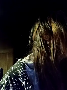 Snapshot of bella-la chatting on December 2025 01:26:01 PM bella-la online show from December 2025 01:26:01 PM