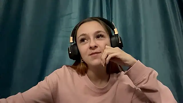 Snapshot of HOTBellakle chatting on November 2025 03:11:02 PM HOTBellakle online show from November 2025 03:11:02 PM