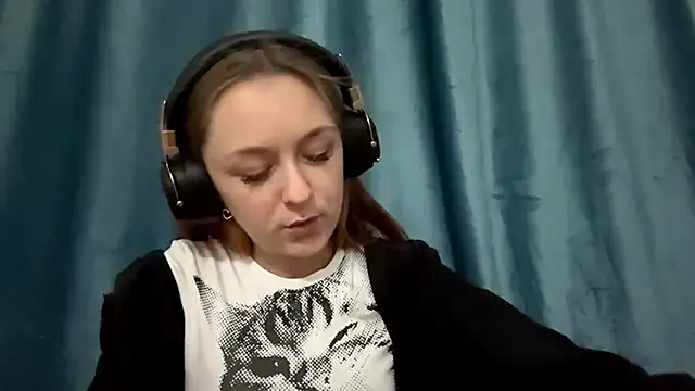 Snapshot of HOTBellakle chatting on November 2025 04:35:01 PM HOTBellakle online show from November 2025 04:35:01 PM