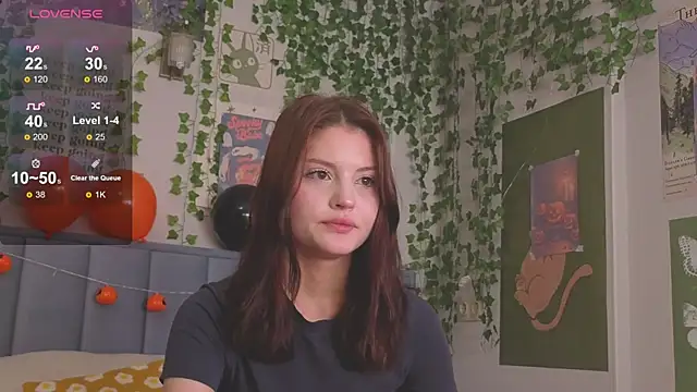 Snapshot of Sophie_fawn chatting on October 2025 12:28:02 PM Sophie fawn online show from October 2025 12:28:02 PM