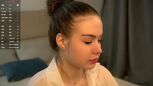 Snapshot of LoreeScialdone chatting on November 2025 06:15:01 PM LoreeScialdone online show from November 2025 06:15:01 PM