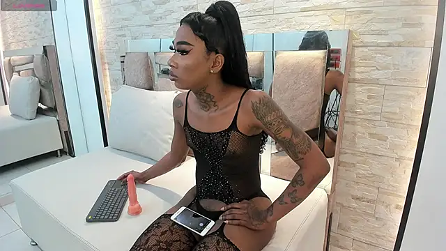 Snapshot of sheinny_brown chatting on November 2025 03:39:01 AM sheinny brown online show from November 2025 03:39:01 AM