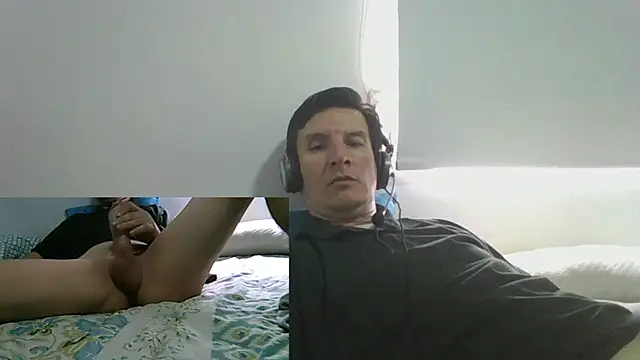 Snapshot of carliesexyman chatting on November 2025 08:24:02 PM carliesexyman online show from November 2025 08:24:02 PM