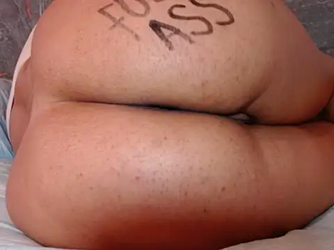 Snapshot of SexyBombs-01 chatting on November 2025 06:40:01 PM SexyBombs-01 online show from November 2025 06:40:01 PM