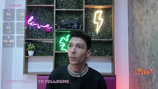 Snapshot of Max_Steell chatting on October 2025 12:56:02 AM Max Steell online show from October 2025 12:56:02 AM