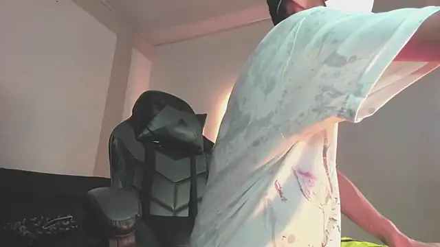 Snapshot of Senpai_Lover chatting on November 2025 08:11:01 PM Senpai Lover online show from November 2025 08:11:01 PM