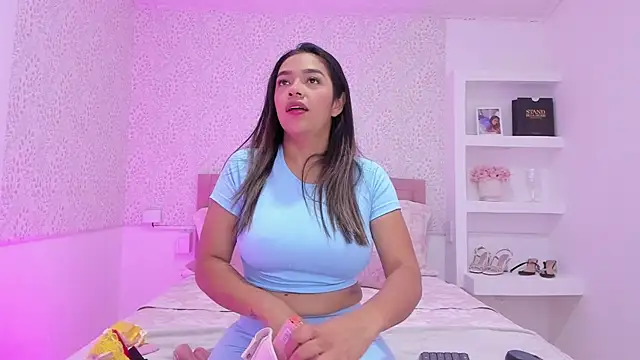 Snapshot of KatieBoison chatting on November 2025 09:06:01 PM KatieBoison online show from November 2025 09:06:01 PM