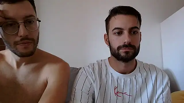 Snapshot of Amicisegreti2 chatting on November 2025 09:55:02 AM Amicisegreti2 online show from November 2025 09:55:02 AM