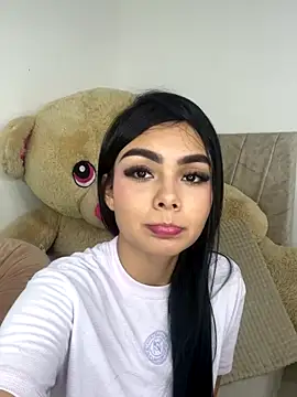 little emiily  online show from October 2025 08:00:02 PM