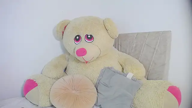 little emiily  online show from November 2025 11:53:01 AM