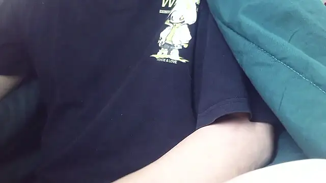 Snapshot of Stripholyday chatting on October 2025 05:31:01 AM Stripholyday online show from October 2025 05:31:01 AM