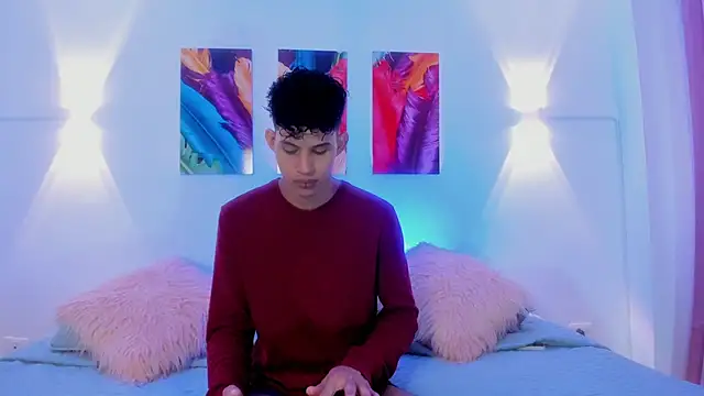 Snapshot of KamiSuarez chatting on November 2025 06:21:02 PM KamiSuarez online show from November 2025 06:21:02 PM