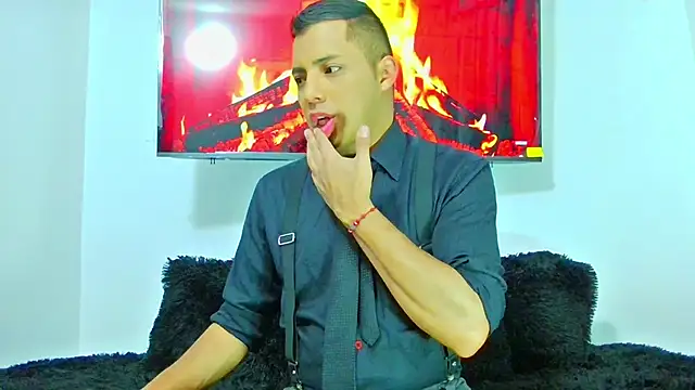 Snapshot of Mike_Fetiche chatting on November 2025 03:16:02 AM Mike Fetiche online show from November 2025 03:16:02 AM