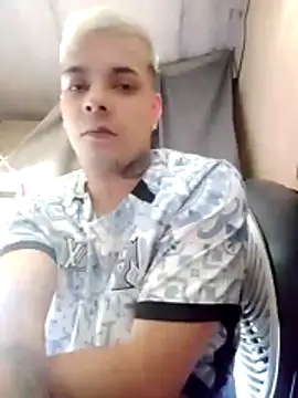 Snapshot of sentatebb chatting on November 2025 03:11:02 PM sentatebb online show from November 2025 03:11:02 PM