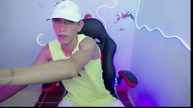 The latin boy online show from November 2025 07:57:01 PM