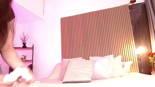 Snapshot of Skay_bluee chatting on November 2025 12:27:02 PM Skay bluee online show from November 2025 12:27:02 PM