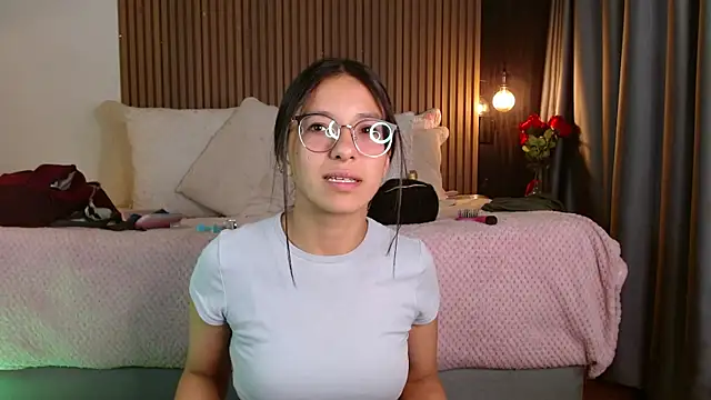 Snapshot of Skay_bluee chatting on November 2025 02:38:02 PM Skay bluee online show from November 2025 02:38:02 PM