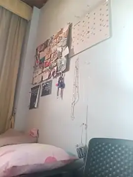 Snapshot of Skay_bluee chatting on December 2025 09:52:02 PM Skay bluee online show from December 2025 09:52:02 PM