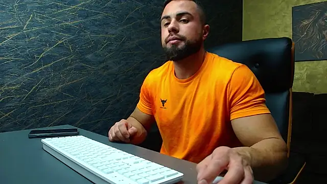 Snapshot of HayesWood chatting on November 2025 05:40:01 AM HayesWood online show from November 2025 05:40:01 AM