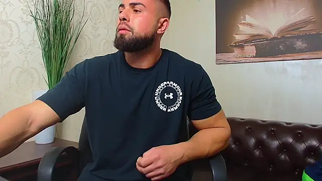 Snapshot of HayesWood chatting on November 2025 05:43:01 AM HayesWood online show from November 2025 05:43:01 AM