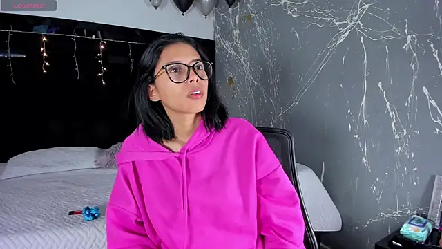 Snapshot of LilithLuxorr chatting on December 2025 01:31:02 PM LilithLuxorr online show from December 2025 01:31:02 PM