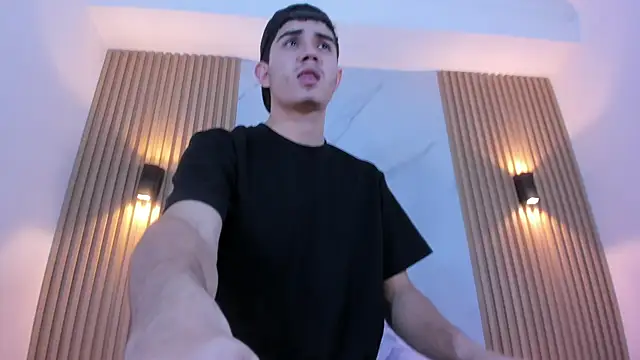 alejo gray online show from October 2025 03:53:02 AM