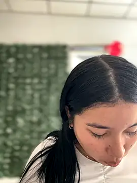 Snapshot of Vickybon chatting on November 2025 07:25:01 PM Vickybon online show from November 2025 07:25:01 PM