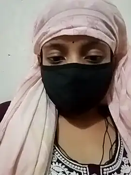 Snapshot of Quenn-Jiya752 chatting on November 2025 01:44:02 PM Quenn-Jiya752 online show from November 2025 01:44:02 PM