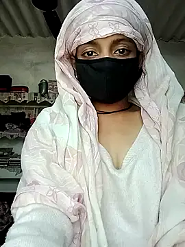 Snapshot of Quenn-Jiya752 chatting on November 2025 06:24:01 AM Quenn-Jiya752 online show from November 2025 06:24:01 AM