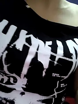 Snapshot of Agine222 chatting on October 2025 02:45:02 AM Agine222 online show from October 2025 02:45:02 AM