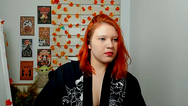 Snapshot of FoxPlayXX chatting on November 2025 08:19:01 PM FoxPlayXX online show from November 2025 08:19:01 PM