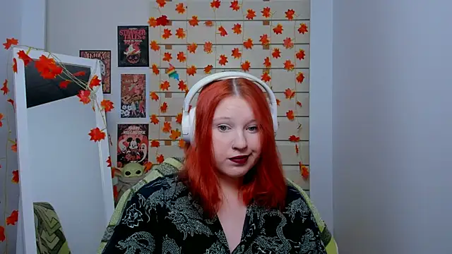 Snapshot of FoxPlayXX chatting on November 2025 09:13:01 PM FoxPlayXX online show from November 2025 09:13:01 PM