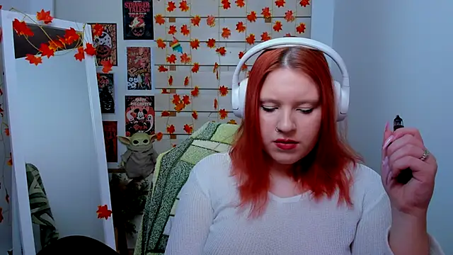 Snapshot of FoxPlayXX chatting on November 2025 11:07:02 PM FoxPlayXX online show from November 2025 11:07:02 PM