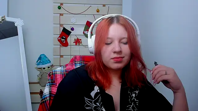 Snapshot of FoxPlayXX chatting on December 2025 07:40:02 PM FoxPlayXX online show from December 2025 07:40:02 PM