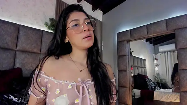 Snapshot of BrigitteVons chatting on December 2025 11:10:02 PM BrigitteVons online show from December 2025 11:10:02 PM