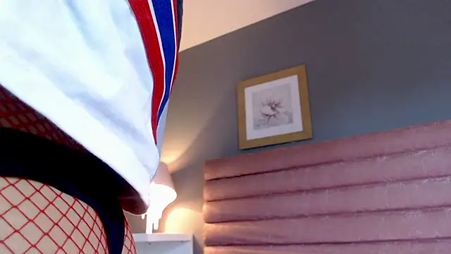 Snapshot of RavynRouge_ chatting on December 2025 01:04:02 PM RavynRouge online show from December 2025 01:04:02 PM