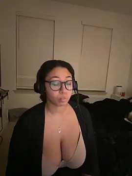 Snapshot of minha_baby chatting on November 2025 12:20:02 AM minha baby online show from November 2025 12:20:02 AM