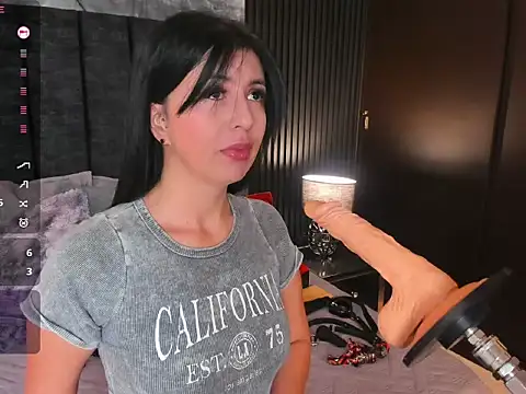 Snapshot of BDSM-DOLL chatting on December 2025 09:35:02 AM BDSM-DOLL online show from December 2025 09:35:02 AM