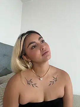 Elina Hills online show from December 2025 02:45:02 PM