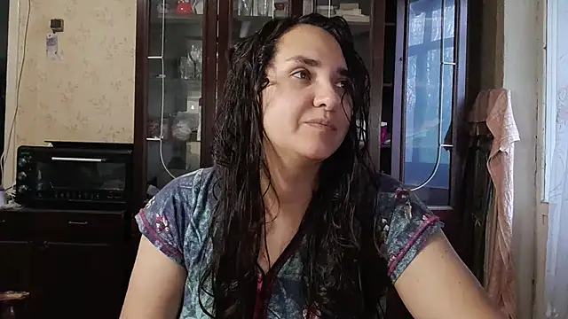 Snapshot of VoulezVous_Angel chatting on December 2025 10:35:01 AM VoulezVous Angel online show from December 2025 10:35:01 AM