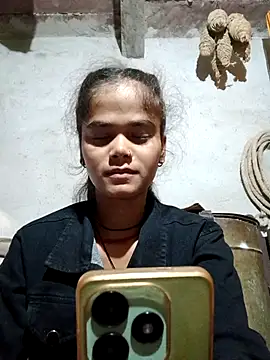 Hot sutr online show from November 2025 05:15:01 PM