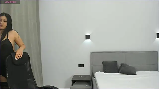 Snapshot of Yunamini chatting on November 2025 07:26:01 PM Yunamini online show from November 2025 07:26:01 PM