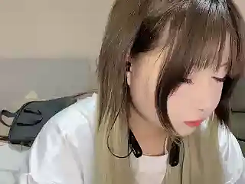 Xixi-Baby712 online show from November 2025 04:01:02 AM