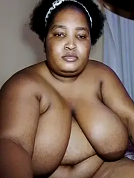 Snapshot of MassiveBoobsxxxx chatting on November 2025 11:15:01 PM MassiveBoobsxxxx online show from November 2025 11:15:01 PM