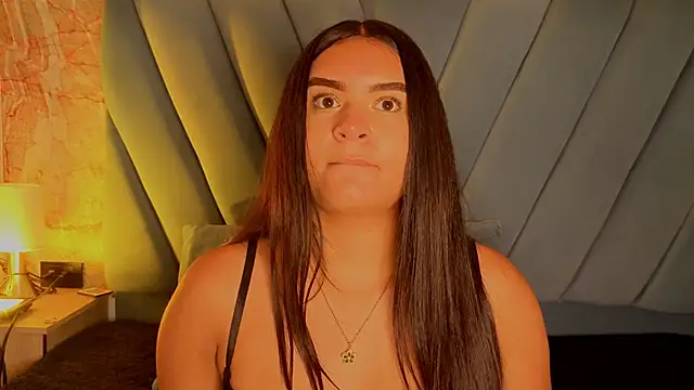 amarahanks1 online show from November 2025 11:32:02 AM