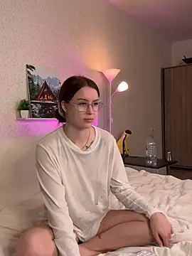 Snapshot of HotMilkis chatting on November 2025 08:17:02 AM HotMilkis online show from November 2025 08:17:02 AM