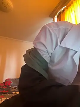 Itsllua21 online show from October 2025 06:08:01 PM